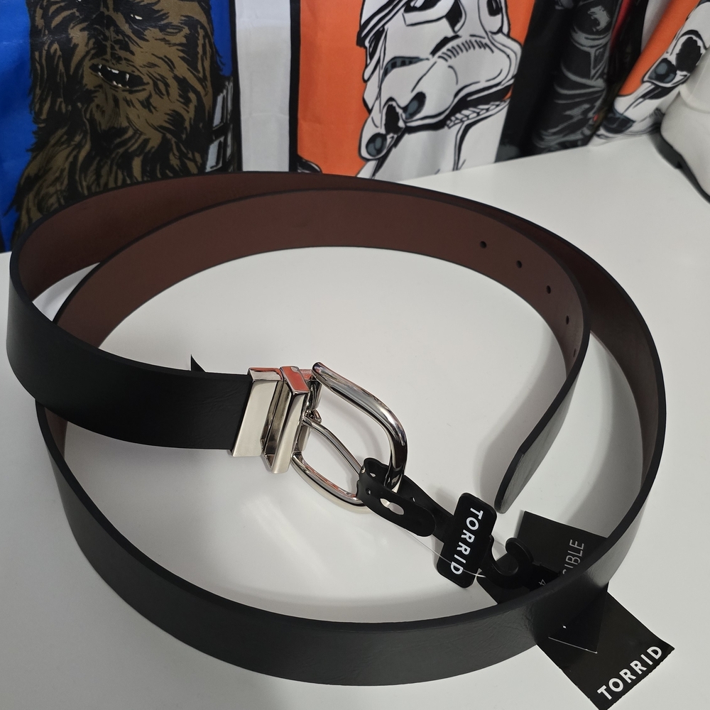 Torrid Black Belt with Silver Buckle Reversible Size 4